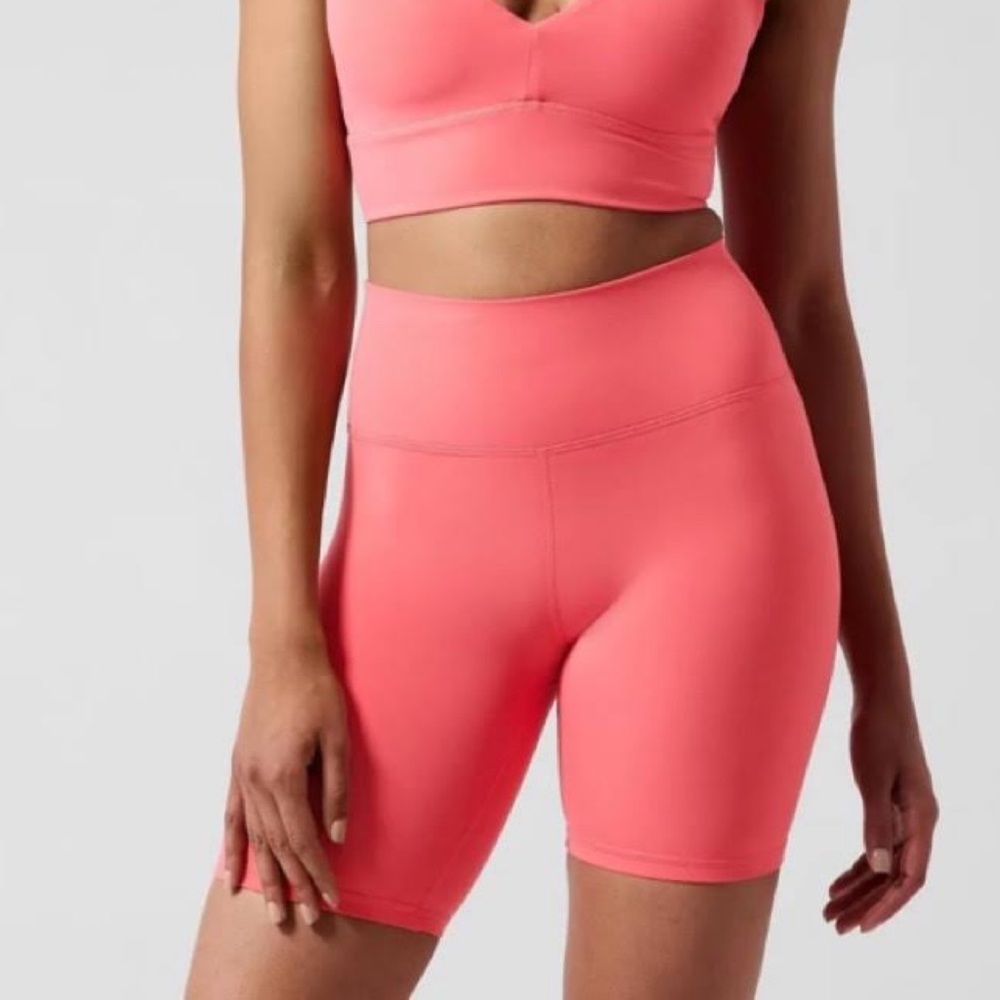 NWT ATHLETA Transcend 7/8 Inch Tight Short Pink